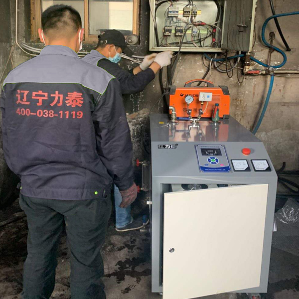 遼寧學(xué)校食堂用電磁蒸汽發(fā)生器蒸飯